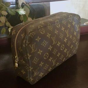Vintage LOUIS VUITTON Trousse 28 Toilette Mono